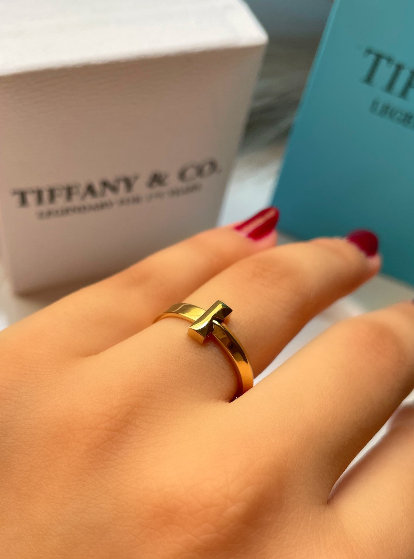 Bague Tiffany & Co T simple doré