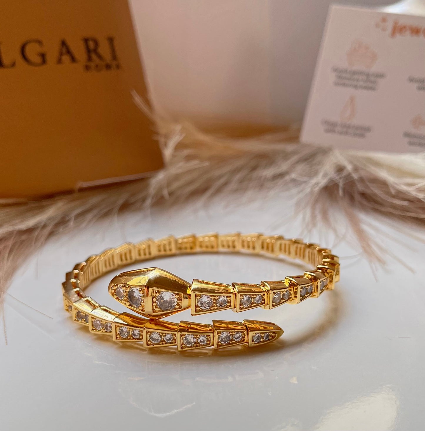 Bracelet Bvlgari serpenté doré