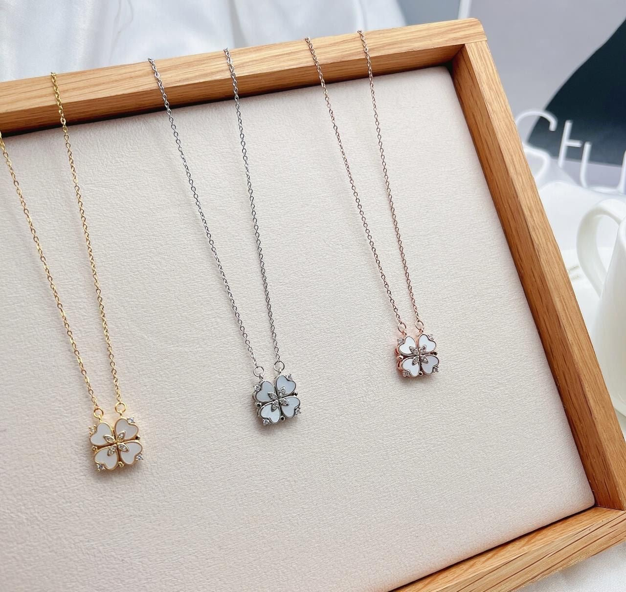 Collier Famme magnétique