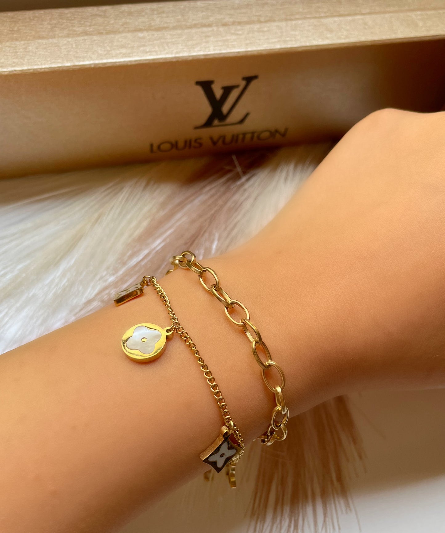 Gourmette Louis Vuitton doré