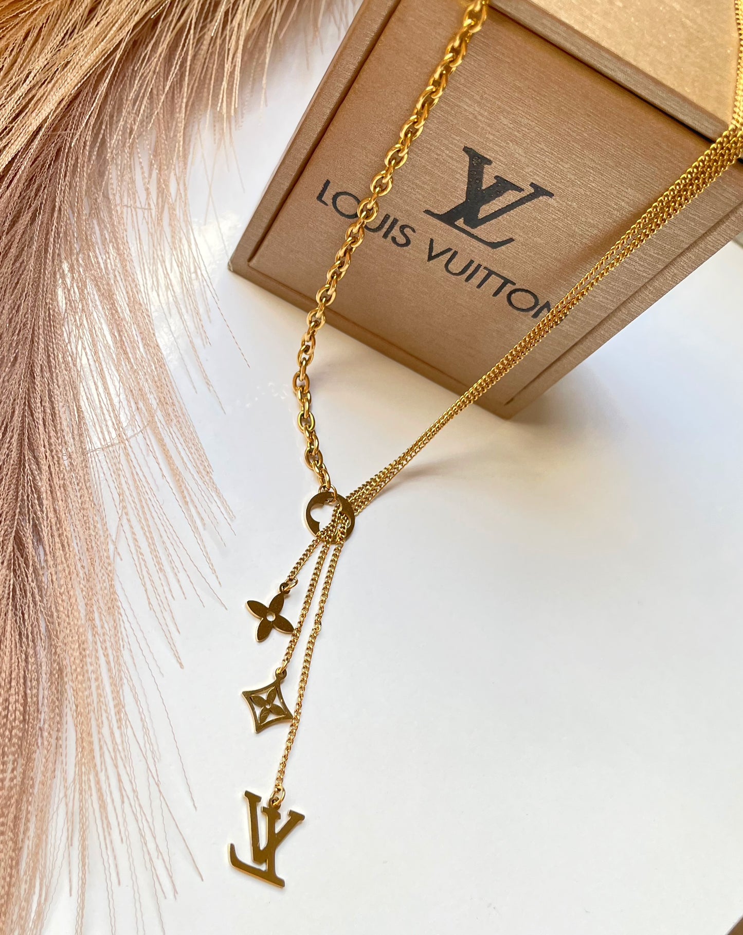Collier Louis Vuitton doré