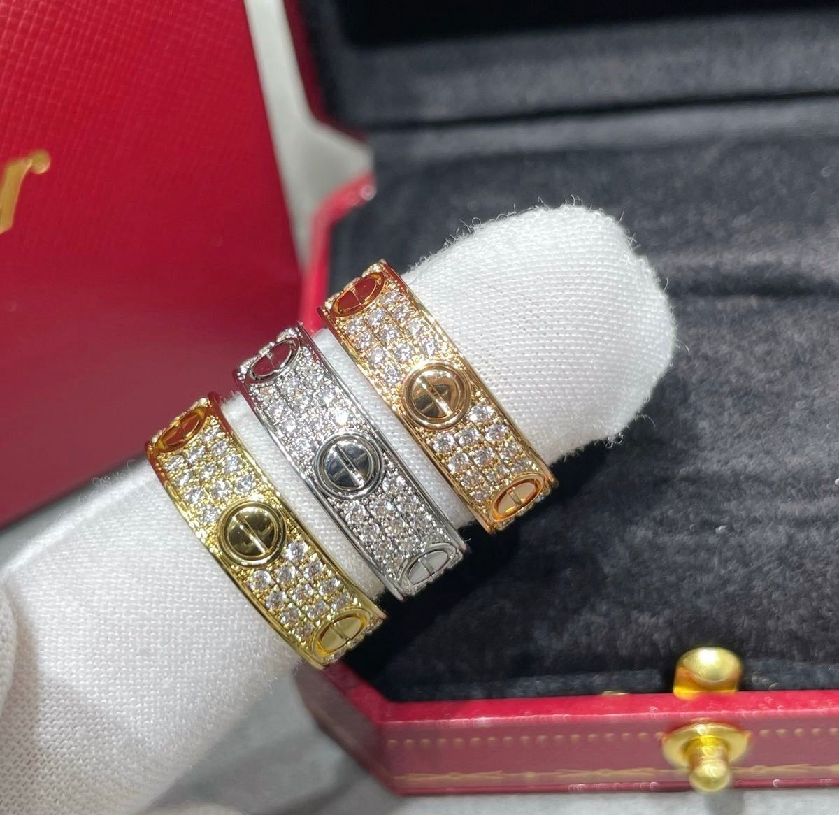 Bague Cartier Løve pavée full strass