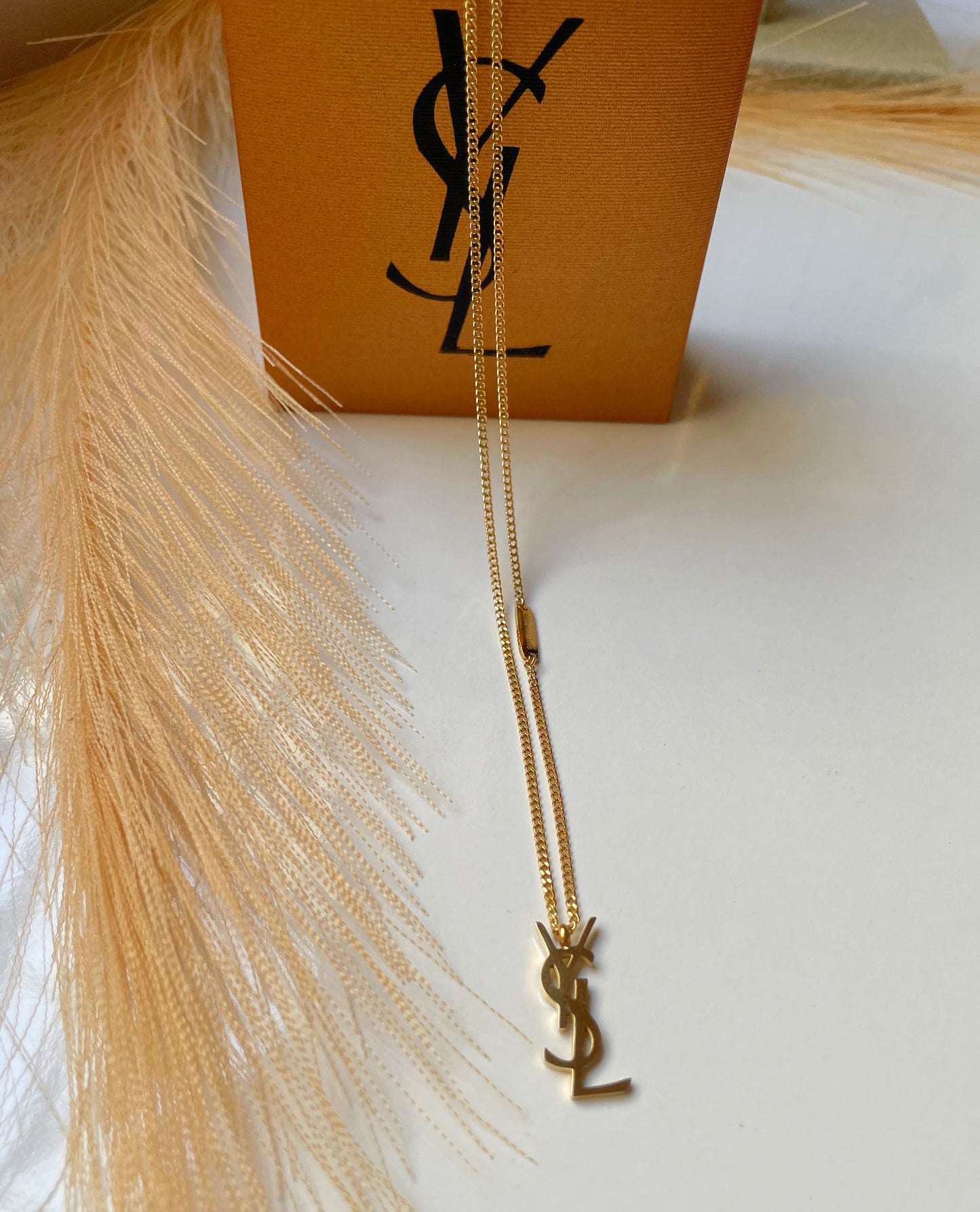Collier Yves saint laurent YSL