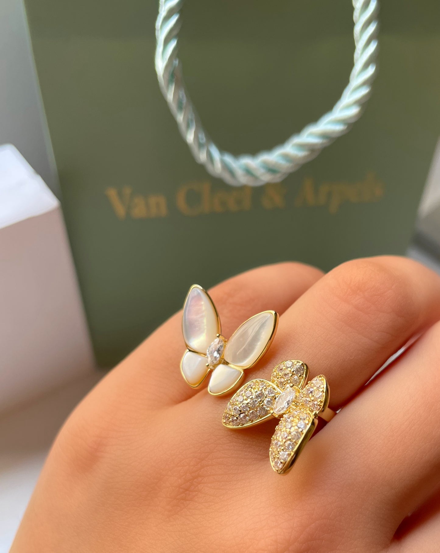 Bague Van Cleef & Arpels papillon doré