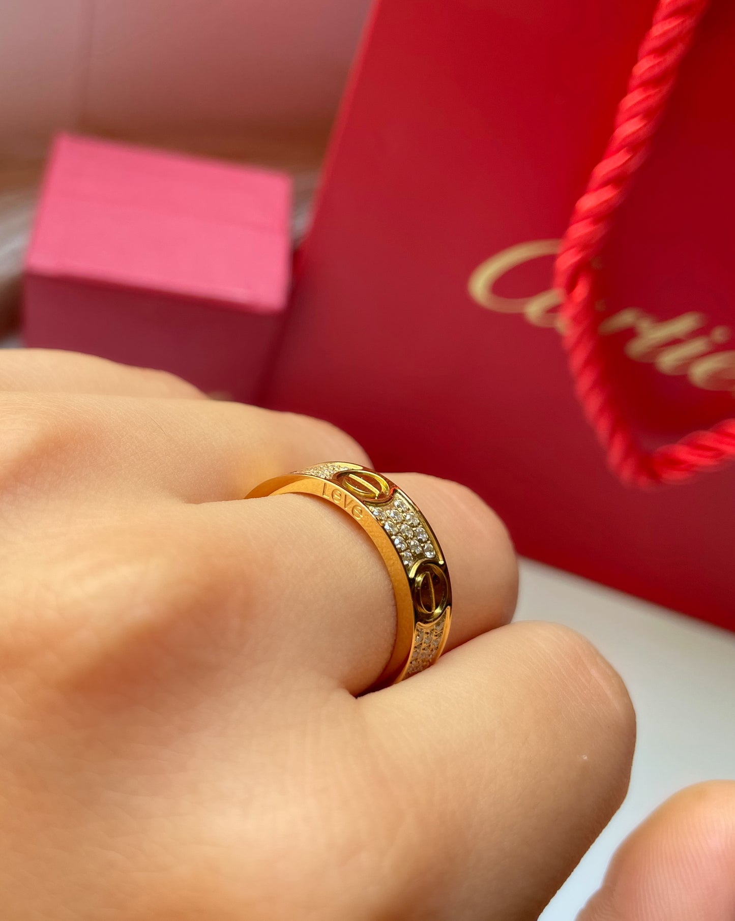 Bague Cartier Løve pavée full strass