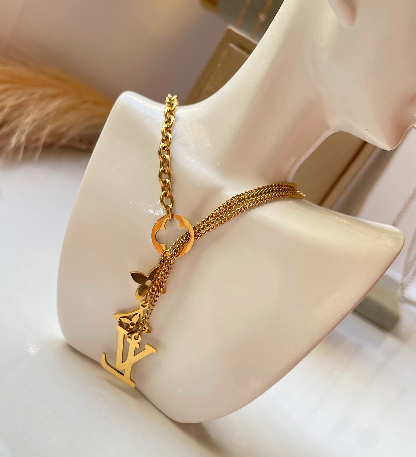 Collier Louis Vuitton doré