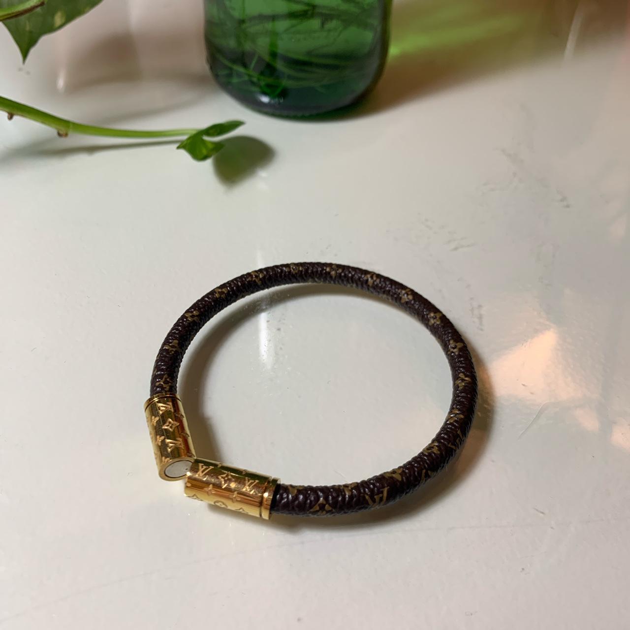 Bracelet Louis Vuitton cuir magnétique