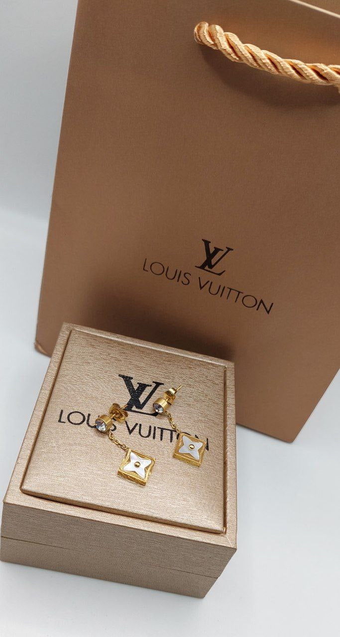 Boucles d’oreilles Louis Vuitton doré