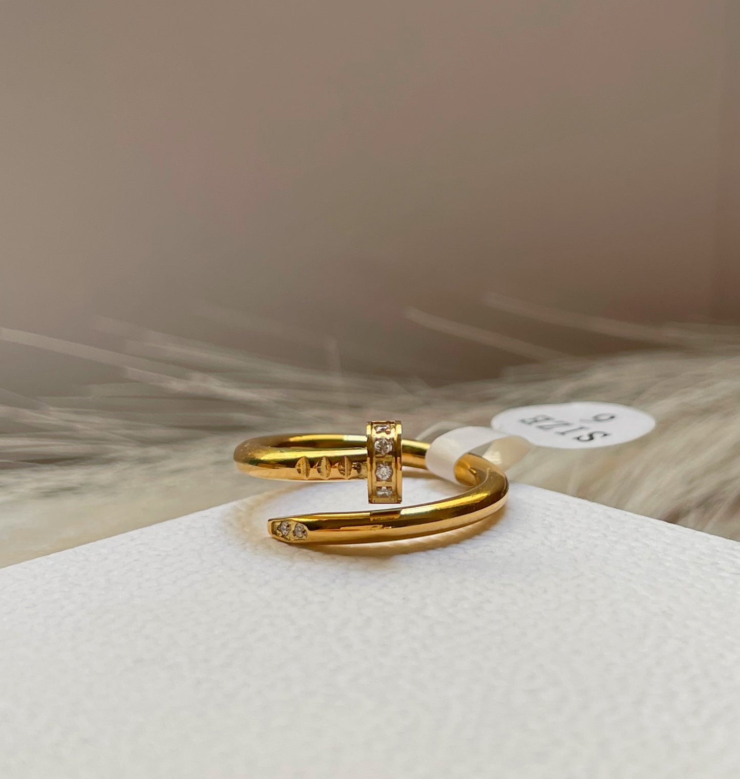 Bague Cartier Clou avec strass
