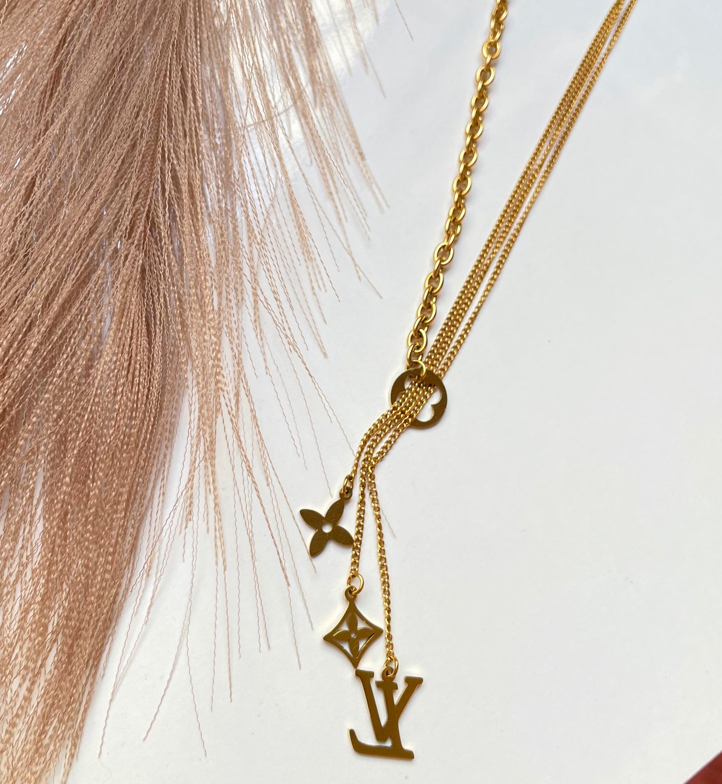 Collier Louis Vuitton doré