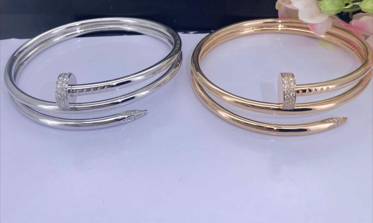 Bracelet Cartier Clou strass doucle tour doré