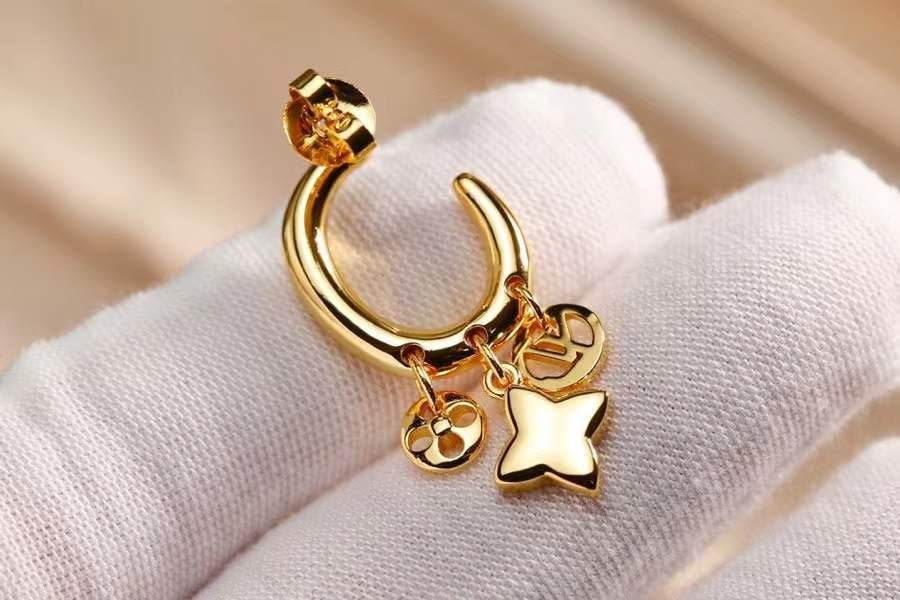 Boucles d’oreilles Louis Vuitton doré