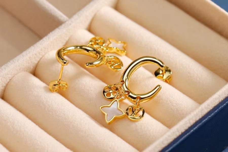 Boucles d’oreilles Louis Vuitton doré