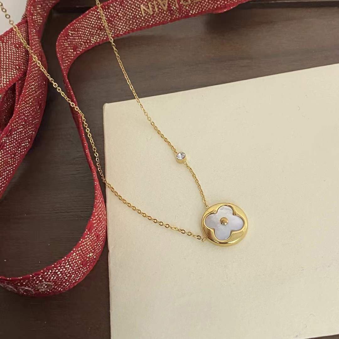 Collier Louis Vuitton doré