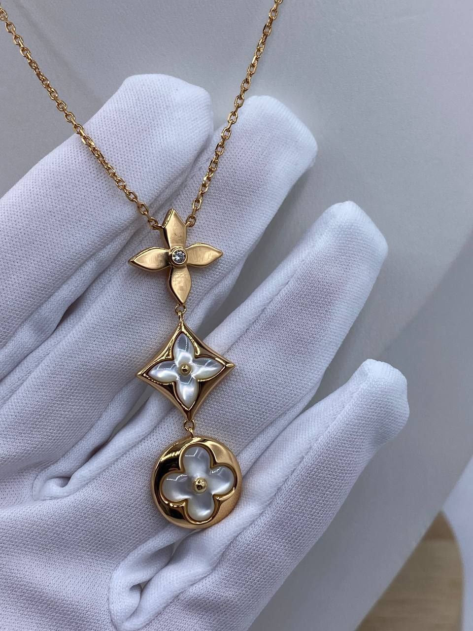 Collier Louis Vuitton doré