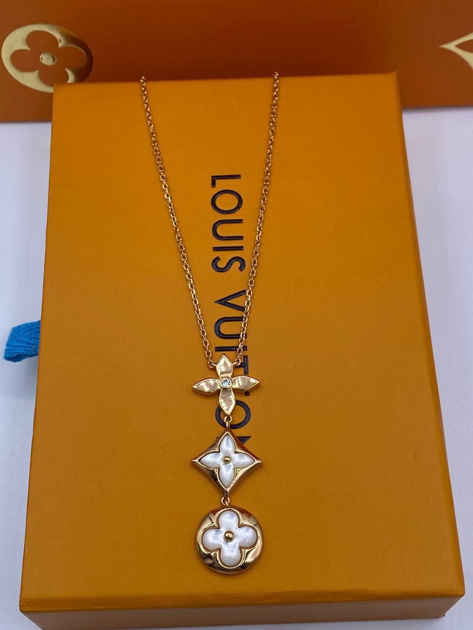 Collier Louis Vuitton doré