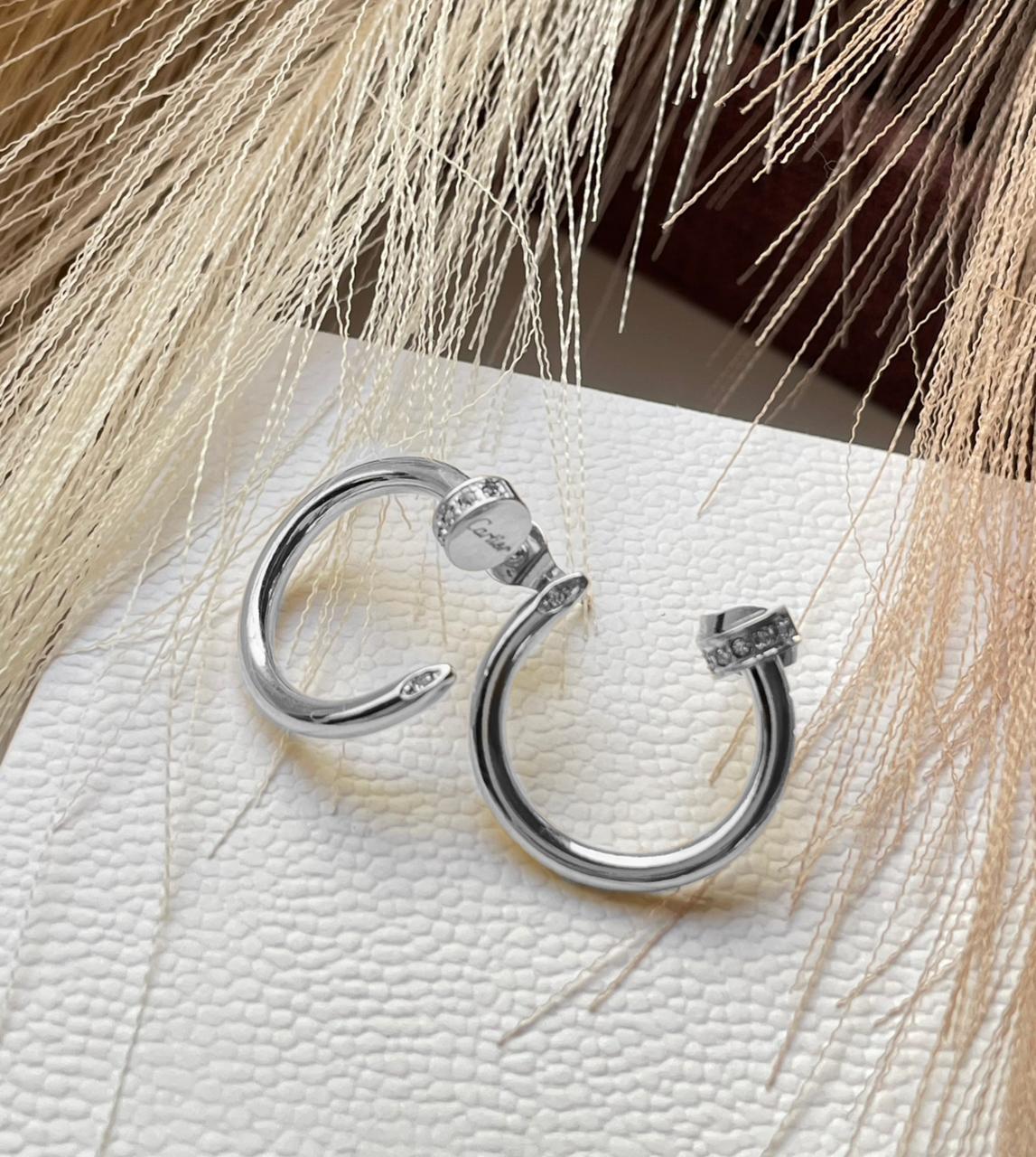 Boucles d'oreilles Cartier clou avec strass