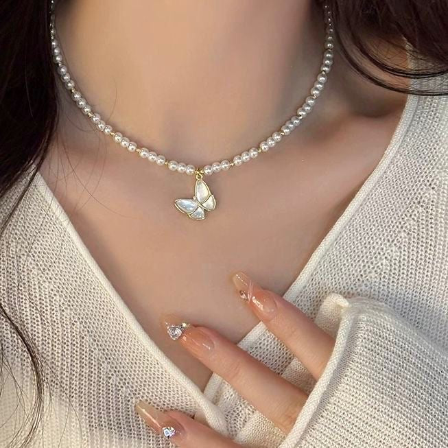 Collier papillon avec Perles