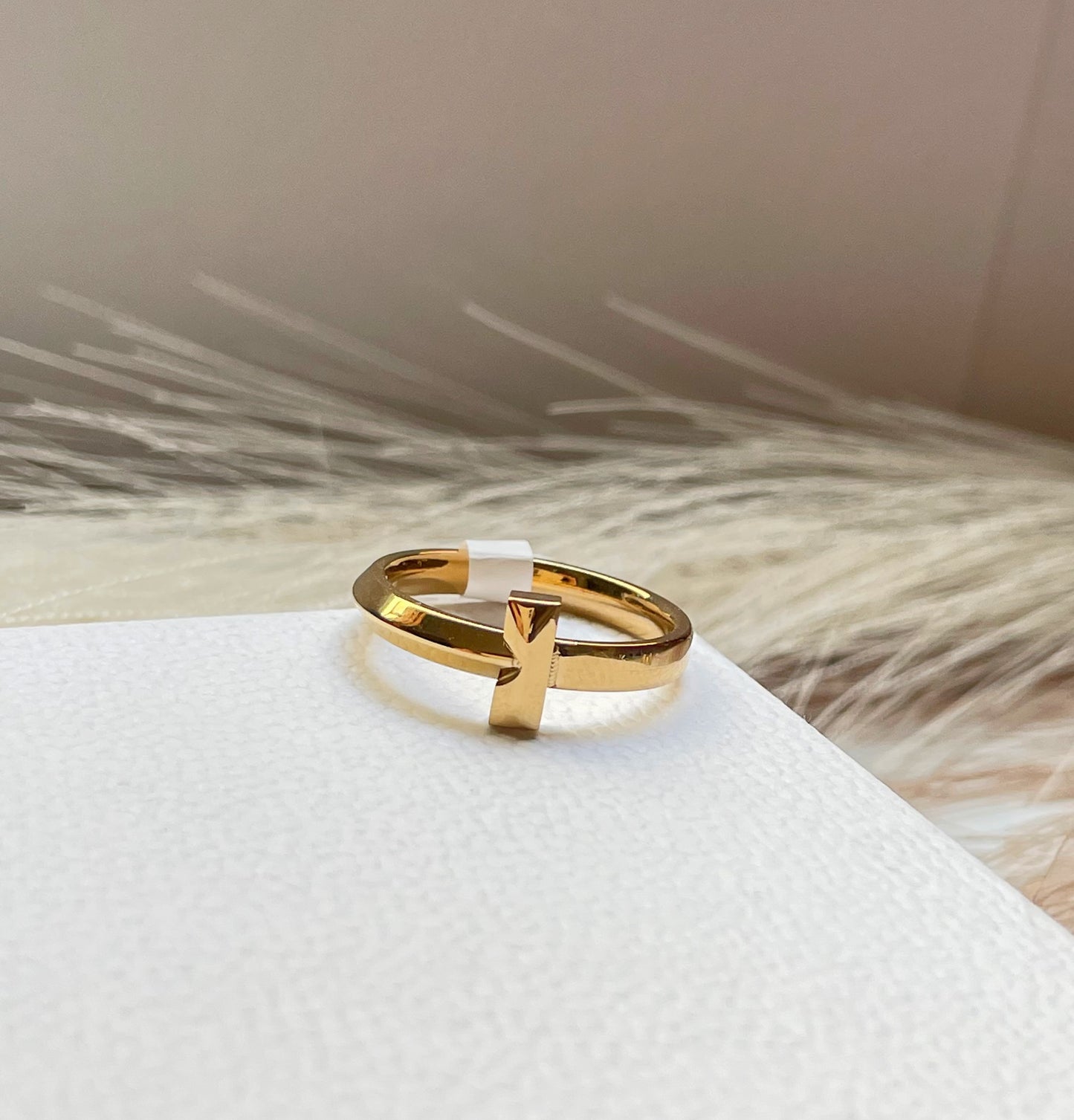 Bague Tiffany & Co T simple doré