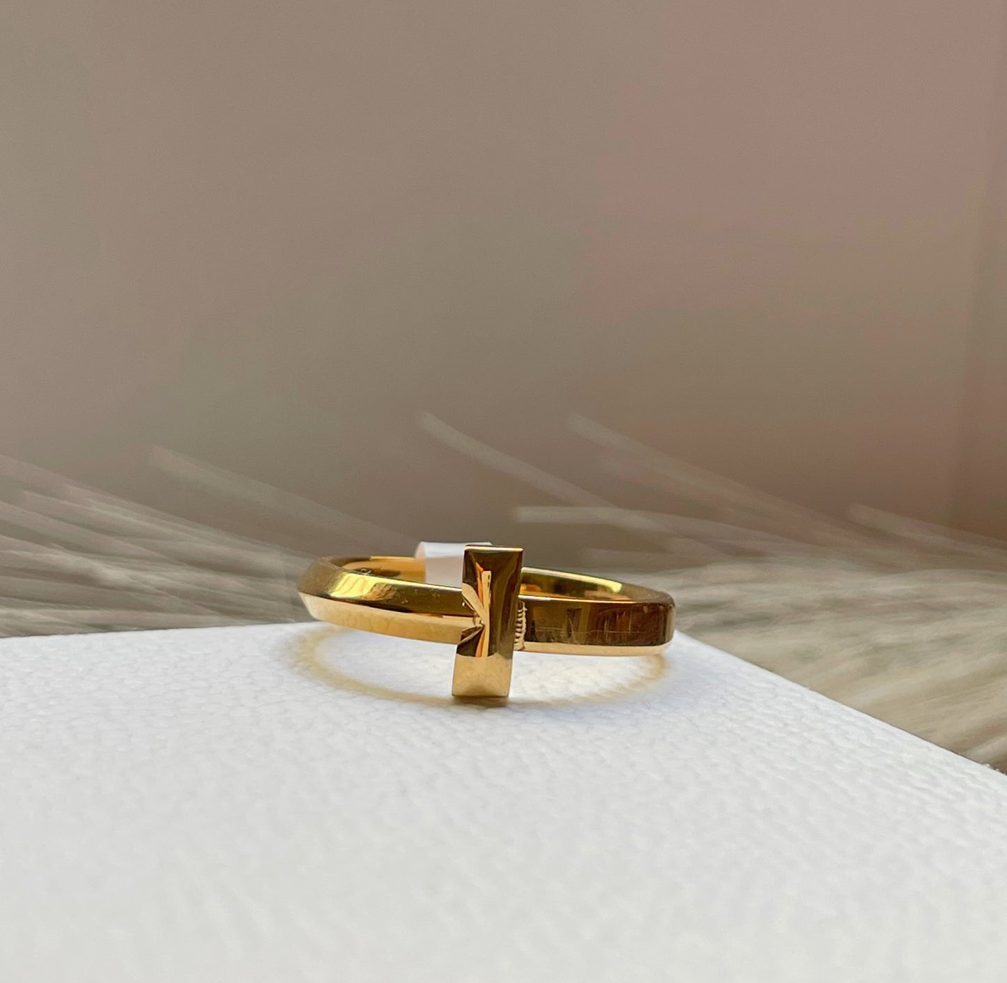 Bague Tiffany & Co T simple doré