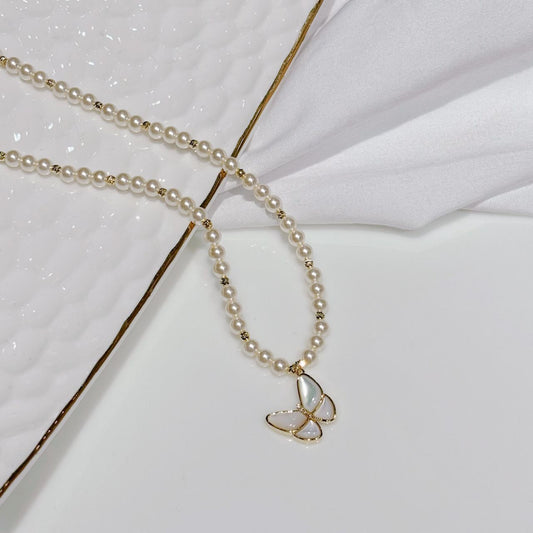 Collier papillon avec Perles