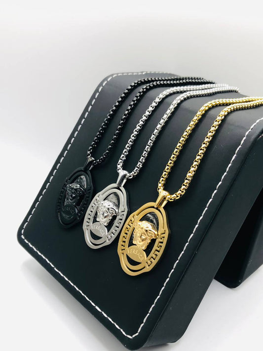 Collier Versace apour Homme